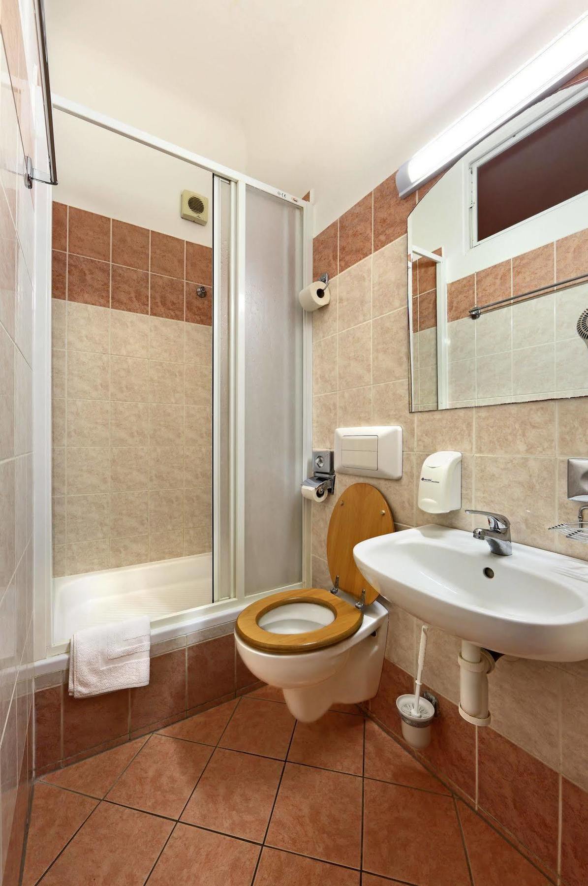 Отель Tabor 3*